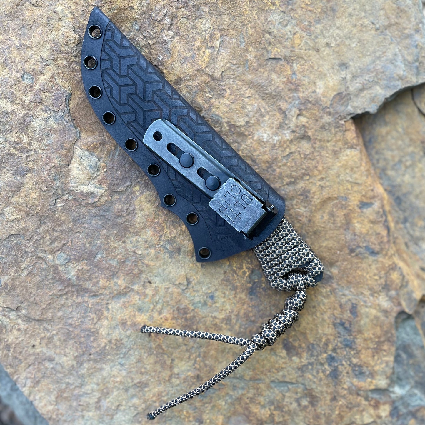 Bobcat in 80CrV2 w/ Khaki Survival Paracord