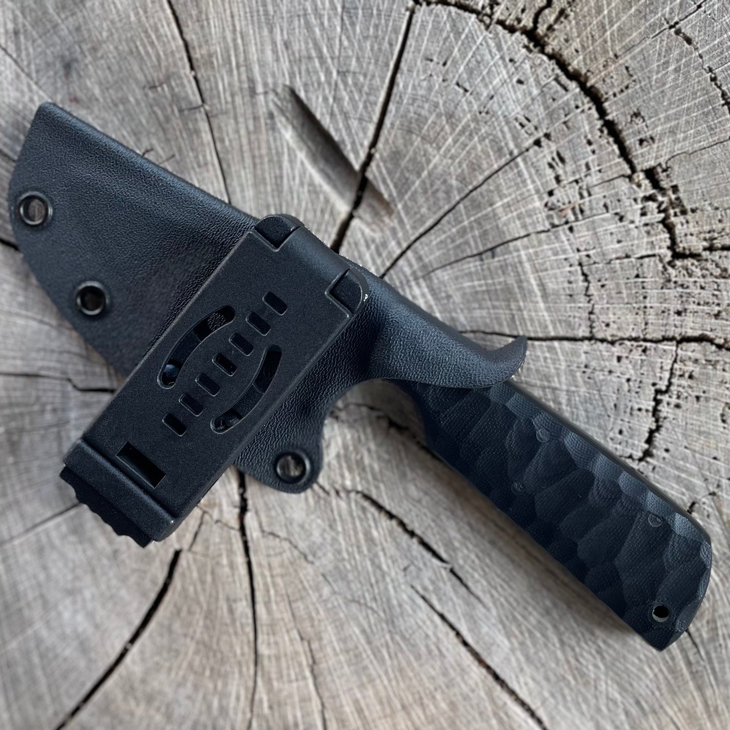 Hunter in 52100 w/ Black G10