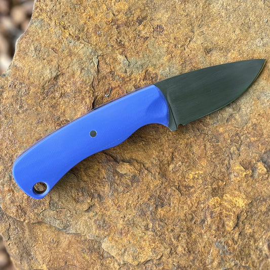 Gentleman in 1075 with Blue G10